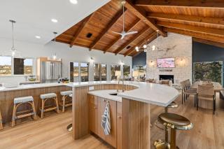 Chasing Summer - Private Lakefront Luxury on Lake - 1