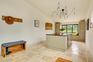 5 Bed in Briston oc-1875 - 1