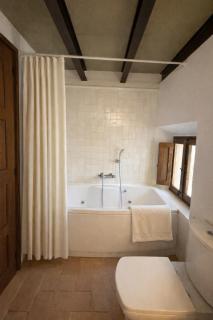 Casa rural amb BBQ, riu i muntanya - by CaLQuEROL - 12 pax - 3
