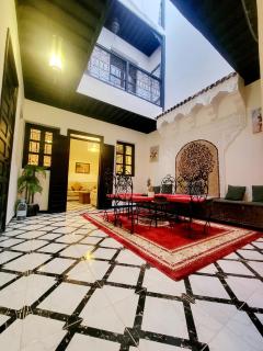 Private Riad Near Royal Palace-Palace-Rooftop-Breakfast - Marrakesh - 0