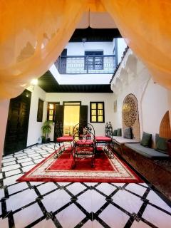 Private Riad Near Royal Palace-Palace-Rooftop-Breakfast - Marrakesh - 9