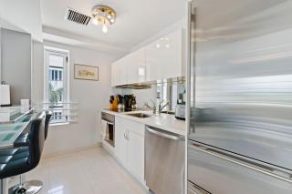 South Beach Perfect Apartment, Iconic Art Deco Oceanfront Building, Walk to Everything! - 2