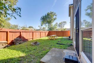 4 Mi to NRG Stadium Spacious Houston Townhome! - 7