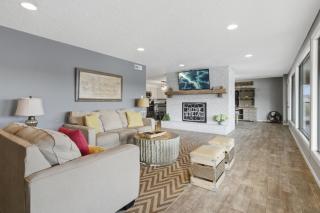 Family-Friendly Lakefront Home Near Shorty Pants Bar | 21 MM - 3