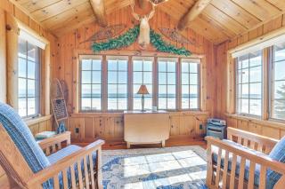 Waterfront Cottage Family Getaway at Lake Huron! - 6