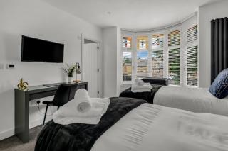 Stanley Executive 2 Bedrooms 4 Beds 2 Bathrooms - 1