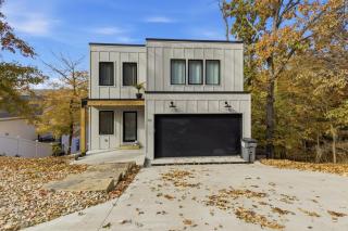 New Lakefront Home with Private Dock, Game Room & Firepit at 9MM - 9