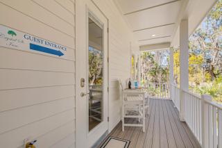 Walk to Springs, 700 Ft to Dtwn! Crystal River Gem - 6