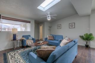Pitt Paradise Pet Friendly Oasis - An Irvie Home - 7