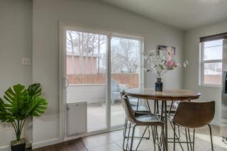 Pitt Paradise Pet Friendly Oasis - An Irvie Home - 2