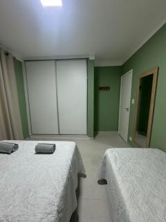 APARTAMENTO B&B GUARUJÁ- Localização Perfeita - 3 Quadras da Praia - 8