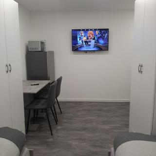 Five Rooms - 4