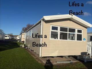 Lifes a Beach on Presthaven Sands - 8