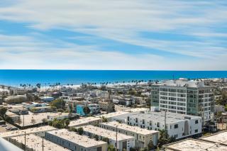 A Symphony of Blue - Panoramic Ocean Frontage - 3BR Marina Suite - 7