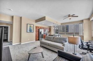 Luxury Condo w/ Lake Views! Center of Downtown - 1