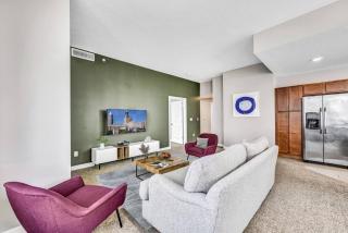 Stunning 11th Floor Corner Unit w/Amazing DT Views - 4