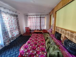Jahangir Cottage Pahalgam - 1