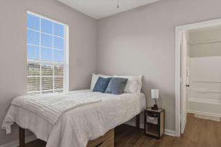 New Spacious Stay Close to UNC-P with Gym & Pool - 7
