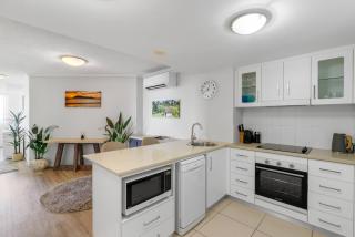 Sky and Peak - Adjacent Units in Central Cairns - 6