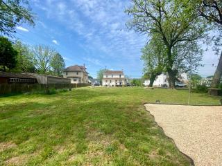 Lakefront on Main - 8