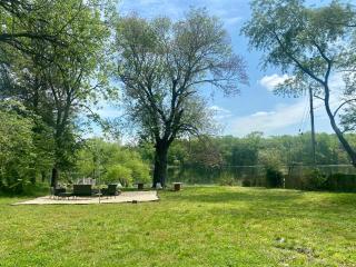 Lakefront on Main - 6