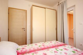Apartment Novalja 9403b - 2
