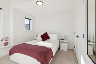 Sparsh Villas - Luxurious & Stylish 2BR PSuite - Langley - 1