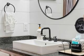 TaneyCoMo Topia Quaint Studio - 4