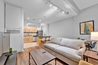 Central Downtown Flat near Attractions and more! - 9