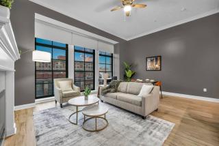 Warm and Cozy Downtown Flat: Paid Parking - 9