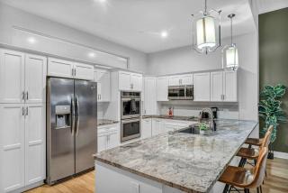 Warm and Cozy Downtown Flat: Paid Parking - 8