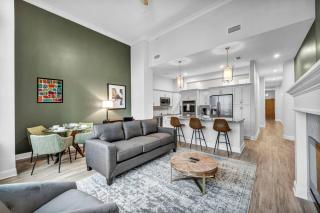 Luxury Condo in Playhouse Square: Walkers Paradise - 3