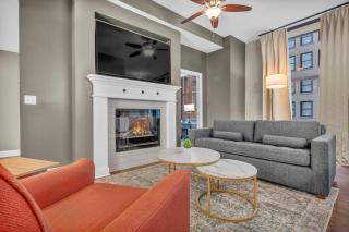 LUXE Condo Downtown | Security•Gym•Parking - 9