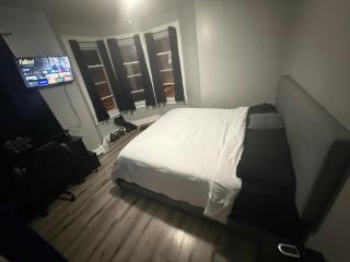 EWRBNB - Private Bedroom in Well sized Shared Apartment - 1 - 1