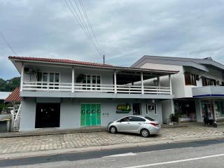 Casa com churrasqueira e ar para até 8 pessoas - 6