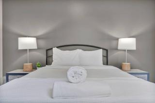 Elegant Downtown Condo • Fitness Gym Included - 0