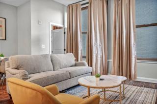 Elegant Downtown Loft w/ Parking & Gym - 5