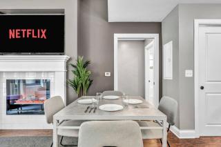 Elegant 2BD Condo in the Heart of Downtown • Gym - 8