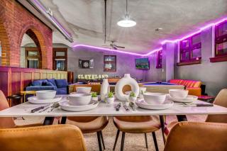 Unique 3BD Tremont Apartment - 2