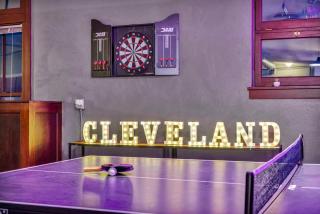 Unique 3BD Tremont Apartment - 9