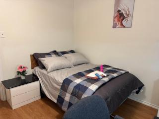 Spacious 3BR Main Floor Home Perfect for Families & Groups - 8