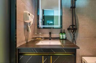 城枫酒店广州三元里中医药大学店 - 1