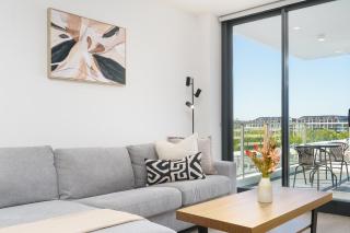Quiet Modern 1BR with Private Balcony - Hosted by Canstay - 1