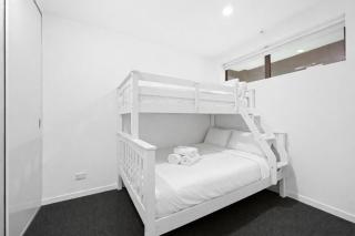 Two Bedroom Retreat Opposite Victoria Park - 7