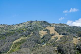 Lantern 12 Balcony - 1