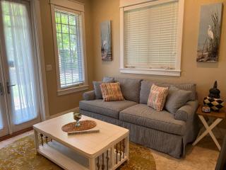 Beachclub Cottage 23 -Upscale Luxury-Privacy-2-Kings-5 minute walk to Beach - 1