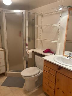 West Side Vancouver Private Room, Near UBC, Beaches and Transit - 2