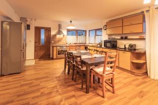 Cheerful 4-bedroom & kids friendly home - 4