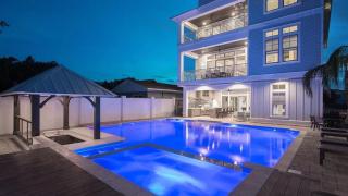 Monarch by AvantStay Stunning Estate 1 Block to Beach Swim Up Bar Hot Tub Rooftop Views - 7