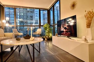 Luxury 2BD 2BA condo in heart of downtown Vancouver w parking - 5